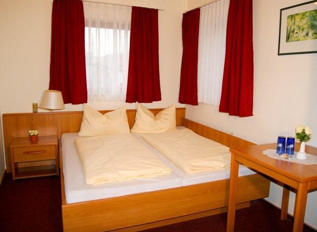 Hotel Schonunger Bucht Waigolshausen Экстерьер фото