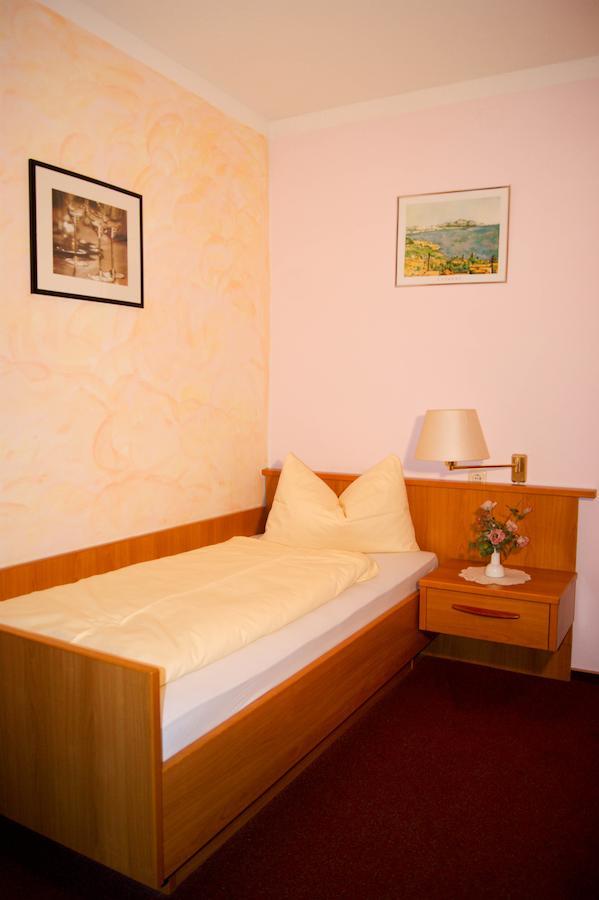 Hotel Schonunger Bucht Waigolshausen Номер фото