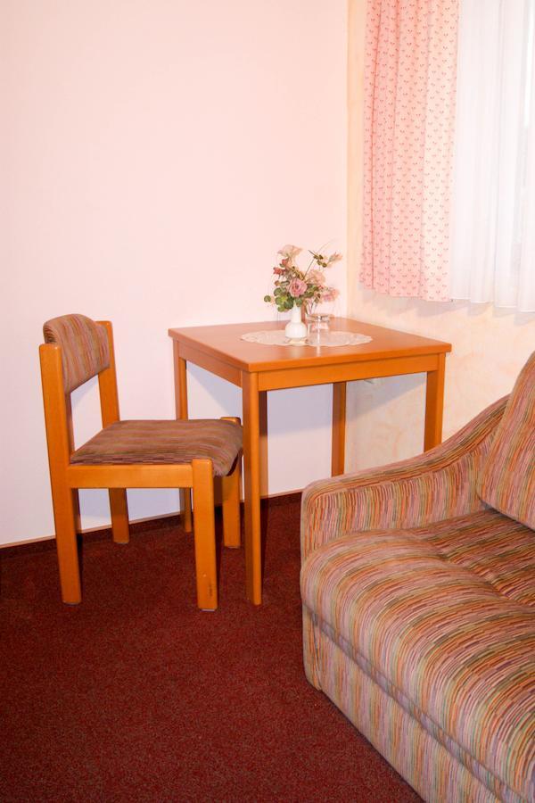 Hotel Schonunger Bucht Waigolshausen Номер фото